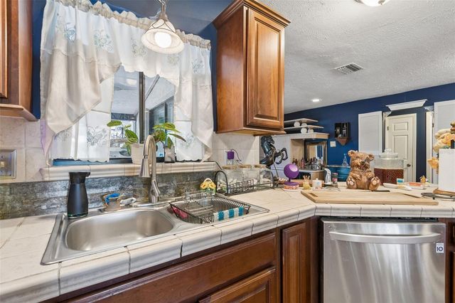 5059 BERNADETTE DRIVE, Zephyrhills, FL 33541