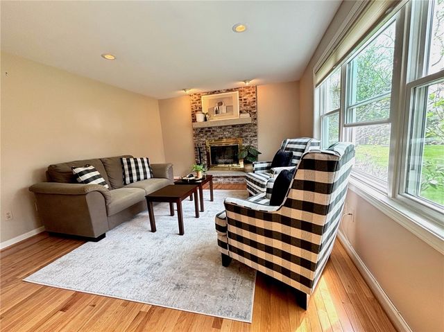 64 Framingham Lane, Pittsford, NY 14534