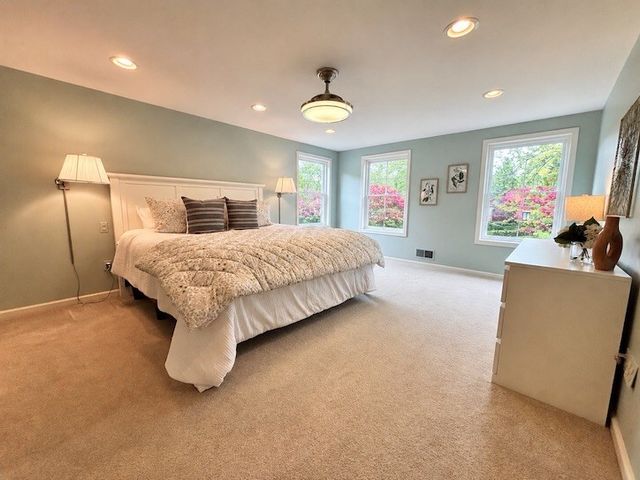 64 Framingham Lane, Pittsford, NY 14534
