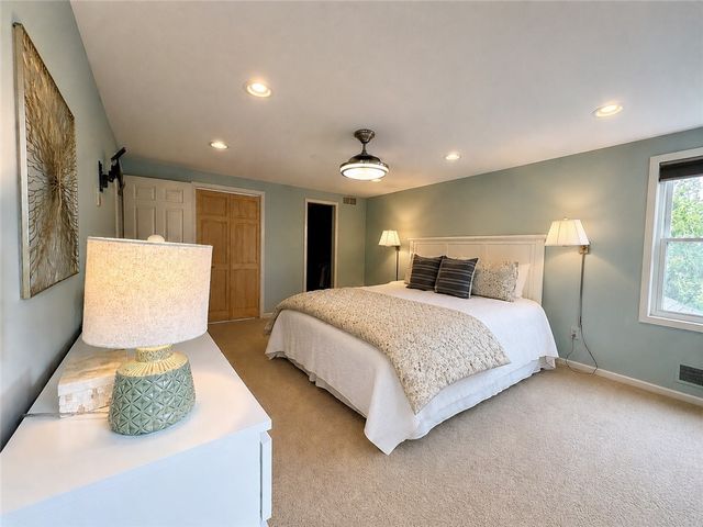 64 Framingham Lane, Pittsford, NY 14534
