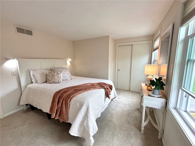64 Framingham Lane, Pittsford, NY 14534