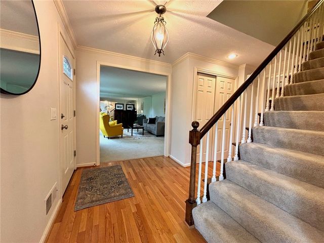 64 Framingham Lane, Pittsford, NY 14534