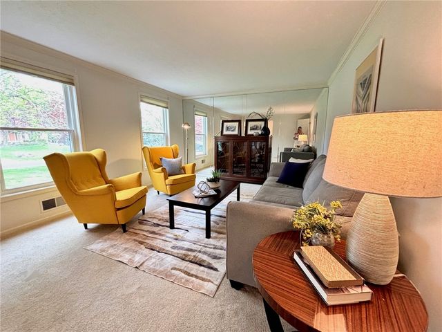 64 Framingham Lane, Pittsford, NY 14534