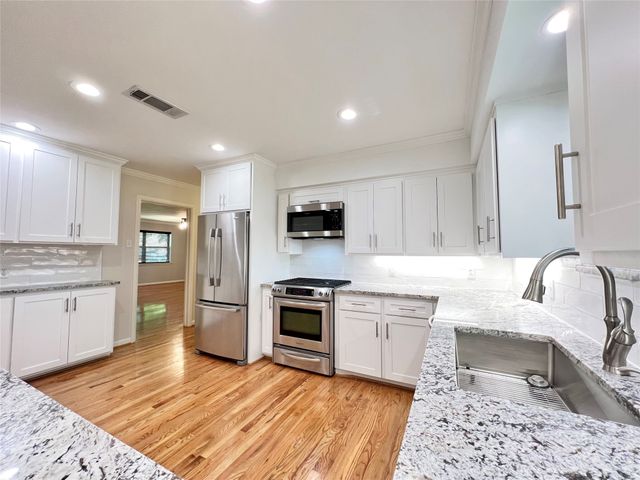 9706 Twin Creek Drive, Dallas, TX 75228