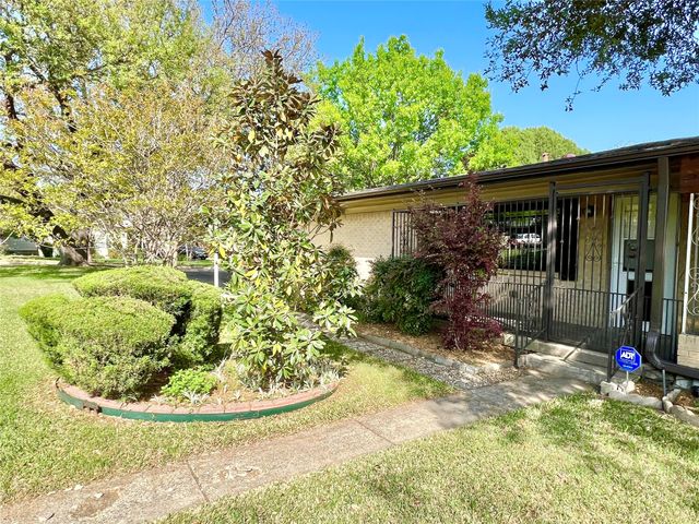 9706 Twin Creek Drive, Dallas, TX 75228