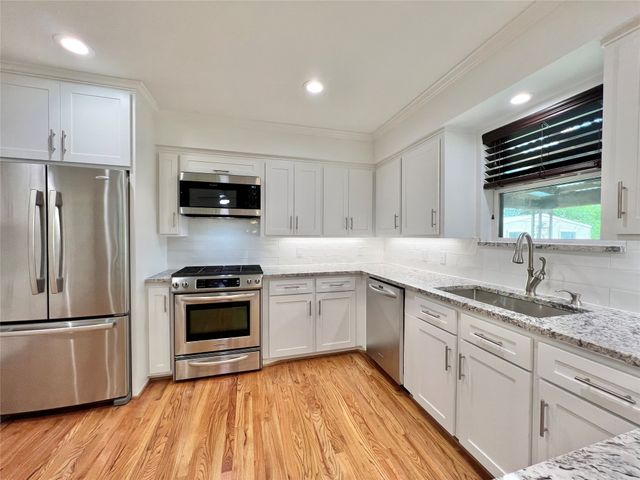 9706 Twin Creek Drive, Dallas, TX 75228