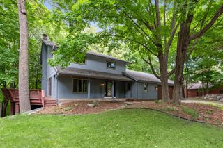 151 Choctaw Circle, Chanhassen, MN 55317