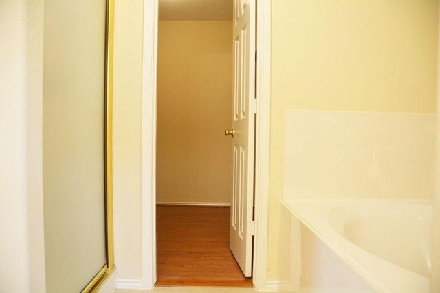 10011 NW Park Place Drive, Houston, TX 77086