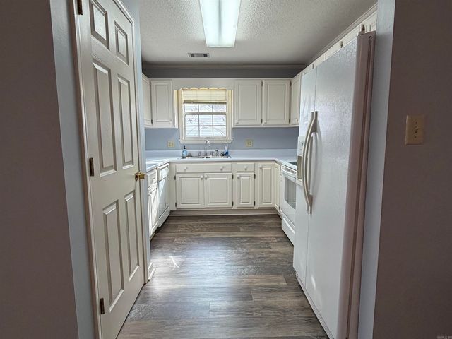 28 River Oaks Trace, Searcy, AR 72143