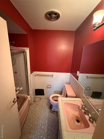 29863 Fall River Road, Southfield, MI 48076