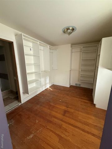 29863 Fall River Road, Southfield, MI 48076