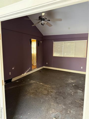 29863 Fall River Road, Southfield, MI 48076