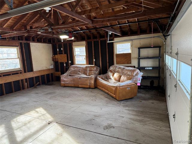 29863 Fall River Road, Southfield, MI 48076