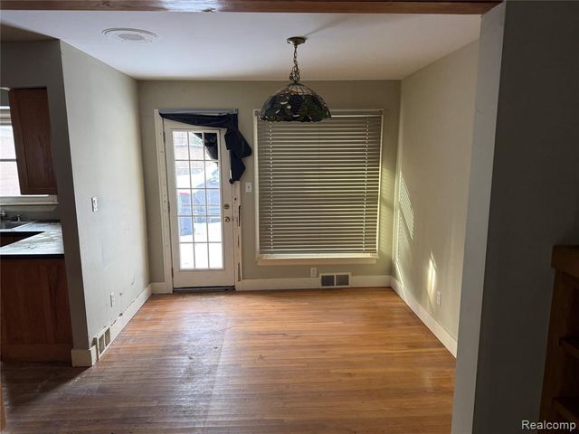 29863 Fall River Road, Southfield, MI 48076