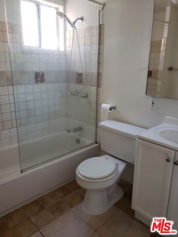 826 S Park View Street 1, Los Angeles, CA 90057