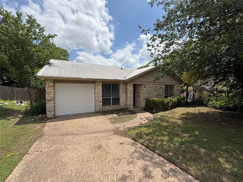 1109 Village Green DR, Austin, TX 78753