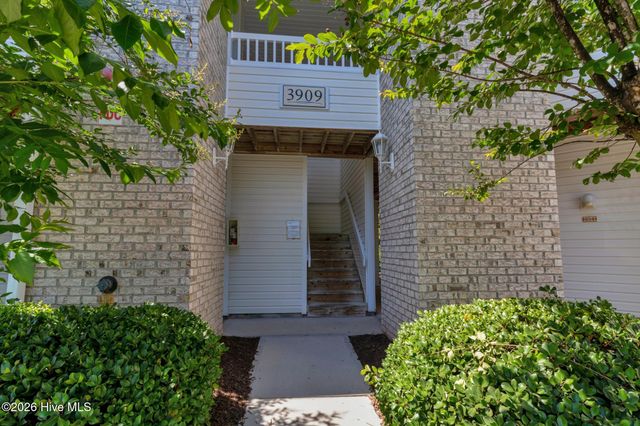 3909 Botsford Court Unit 103, Wilmington, NC 28412