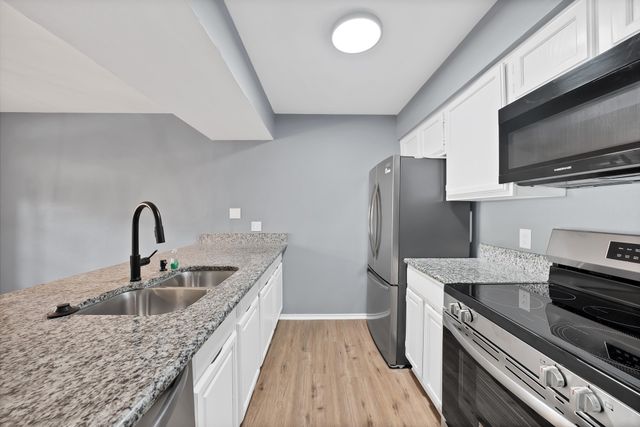 5750 Phoenix Drive 33, Dallas, TX 75231