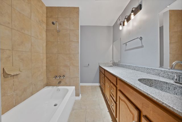 5750 Phoenix Drive 33, Dallas, TX 75231