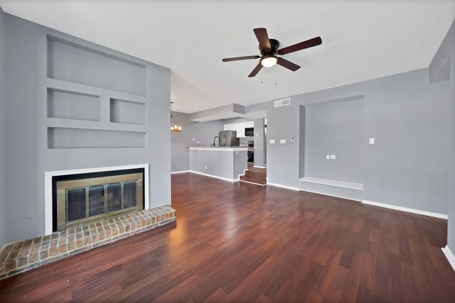5750 Phoenix Drive 33, Dallas, TX 75231