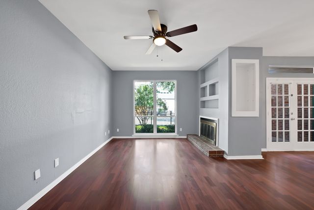 5750 Phoenix Drive 33, Dallas, TX 75231
