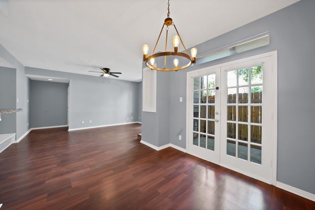 5750 Phoenix Drive 33, Dallas, TX 75231