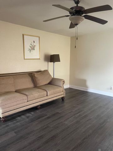 1128 S Sky Ave, Gonzales, LA 70737