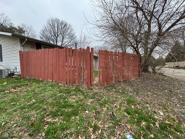 2322 Silver Maple Court, Indianapolis, IN 46222