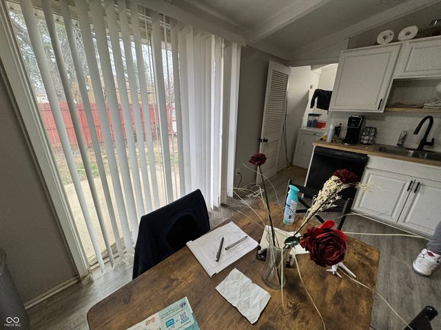 2322 Silver Maple Court, Indianapolis, IN 46222