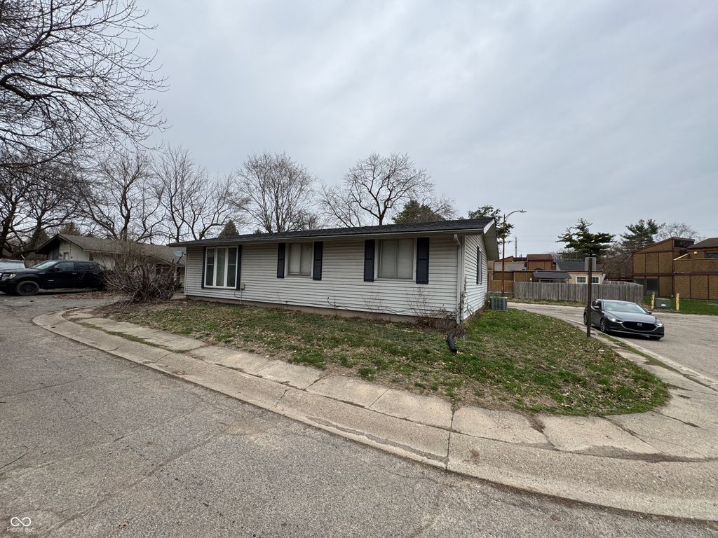 2322 Silver Maple Court, Indianapolis, IN 46222