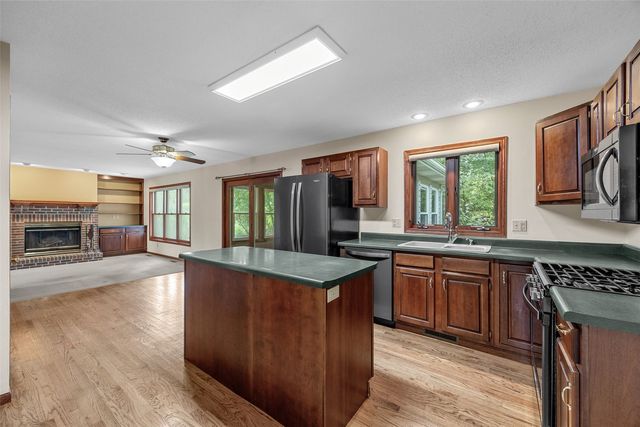 3333 Riverside Drive, Cedar Rapids, IA 52411
