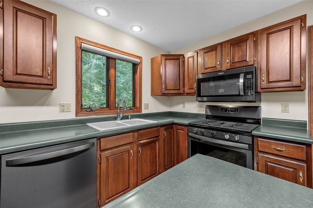 3333 Riverside Drive, Cedar Rapids, IA 52411