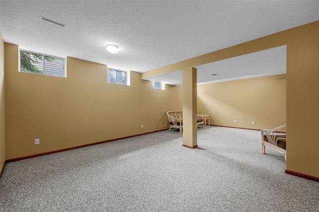 3333 Riverside Drive, Cedar Rapids, IA 52411