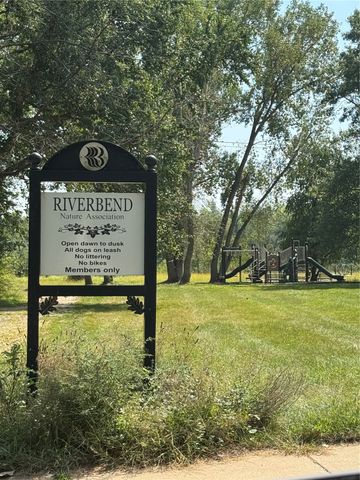 3333 Riverside Drive, Cedar Rapids, IA 52411