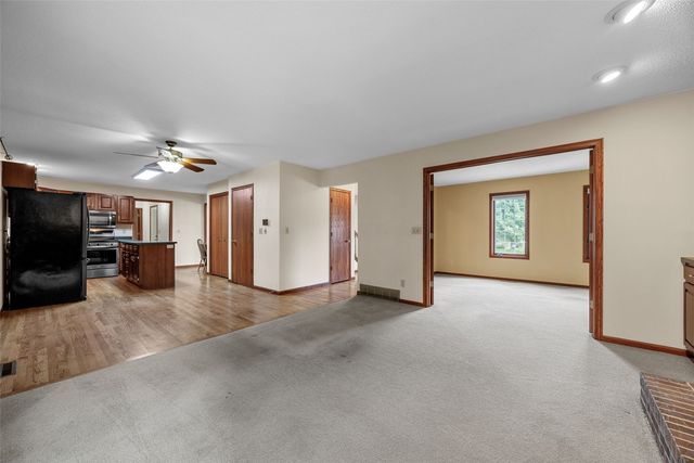 3333 Riverside Drive, Cedar Rapids, IA 52411