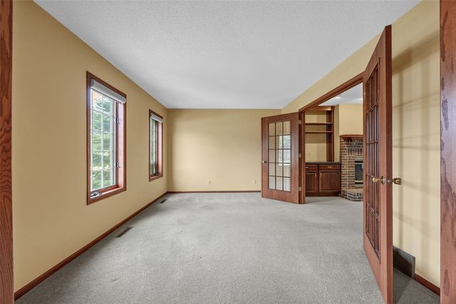 3333 Riverside Drive, Cedar Rapids, IA 52411