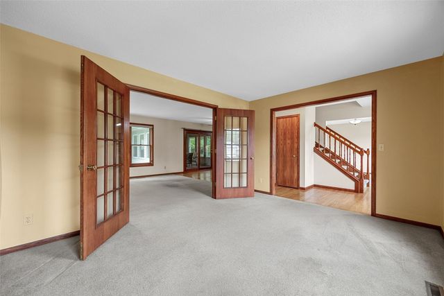 3333 Riverside Drive, Cedar Rapids, IA 52411
