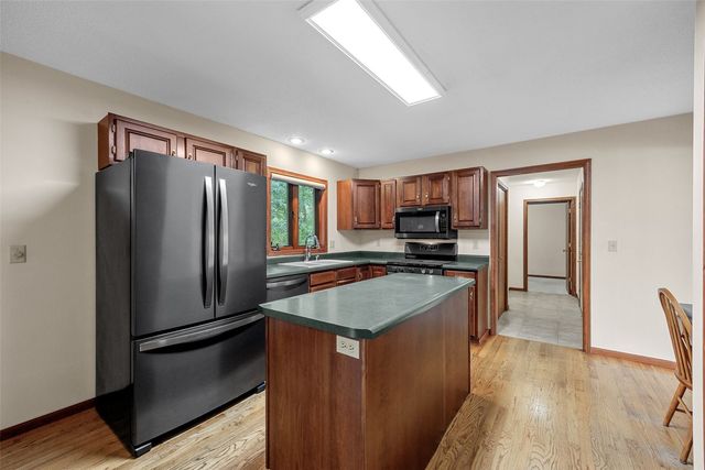 3333 Riverside Drive, Cedar Rapids, IA 52411