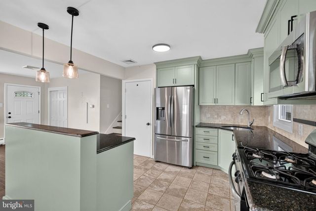 130 BRIARWOOD DR, Douglassville, PA 19518