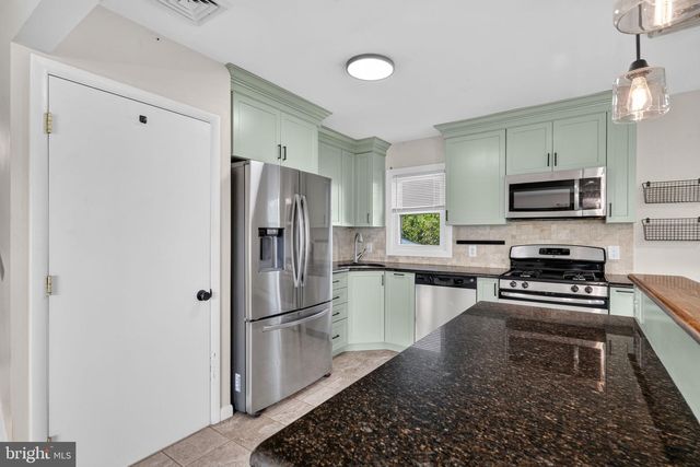 130 BRIARWOOD DR, Douglassville, PA 19518