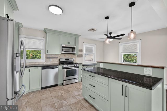 130 BRIARWOOD DR, Douglassville, PA 19518