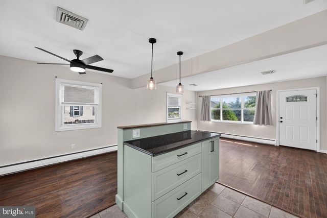 130 BRIARWOOD DR, Douglassville, PA 19518