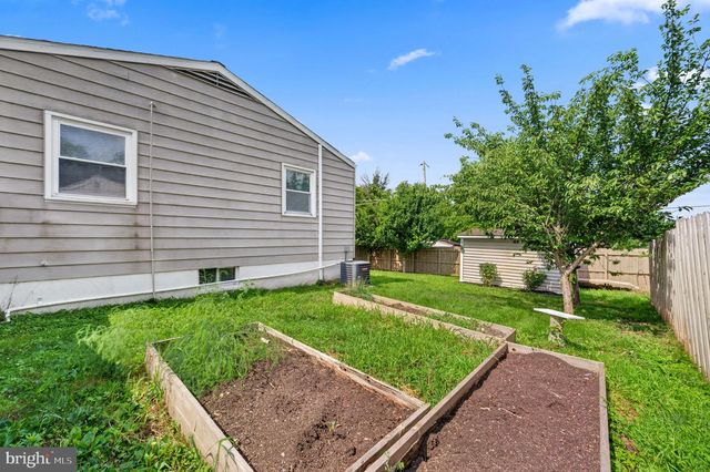 130 BRIARWOOD DR, Douglassville, PA 19518