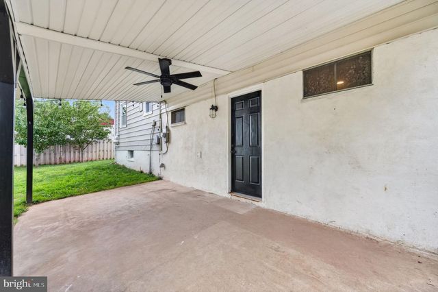 130 BRIARWOOD DR, Douglassville, PA 19518
