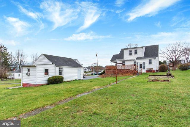 319 N FRANKLIN ST, Waynesboro, PA 17268
