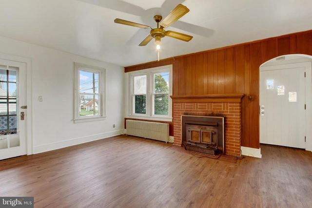319 N FRANKLIN ST, Waynesboro, PA 17268