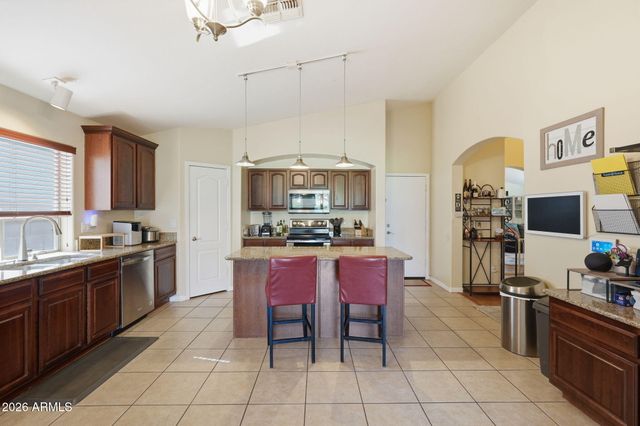 2834 E SAGUARO PARK Lane, Phoenix, AZ 85024