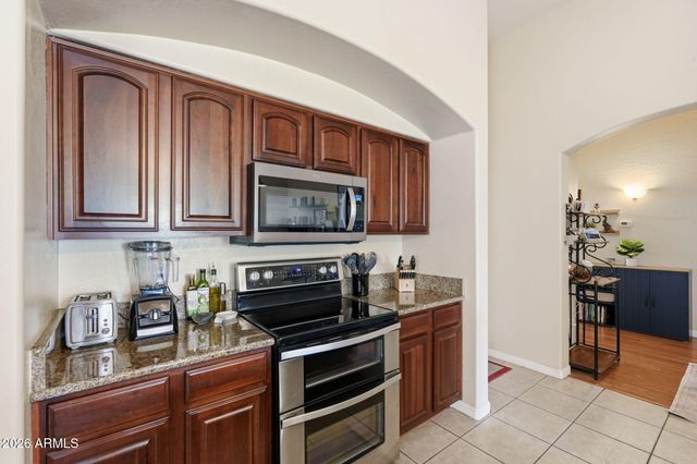 2834 E SAGUARO PARK Lane, Phoenix, AZ 85024