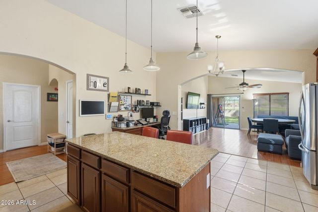 2834 E SAGUARO PARK Lane, Phoenix, AZ 85024