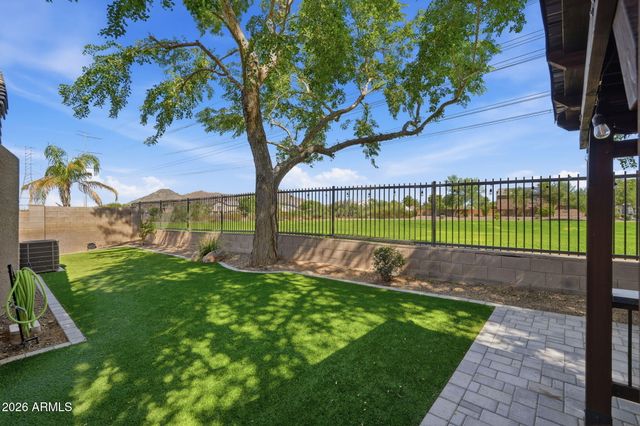 2834 E SAGUARO PARK Lane, Phoenix, AZ 85024